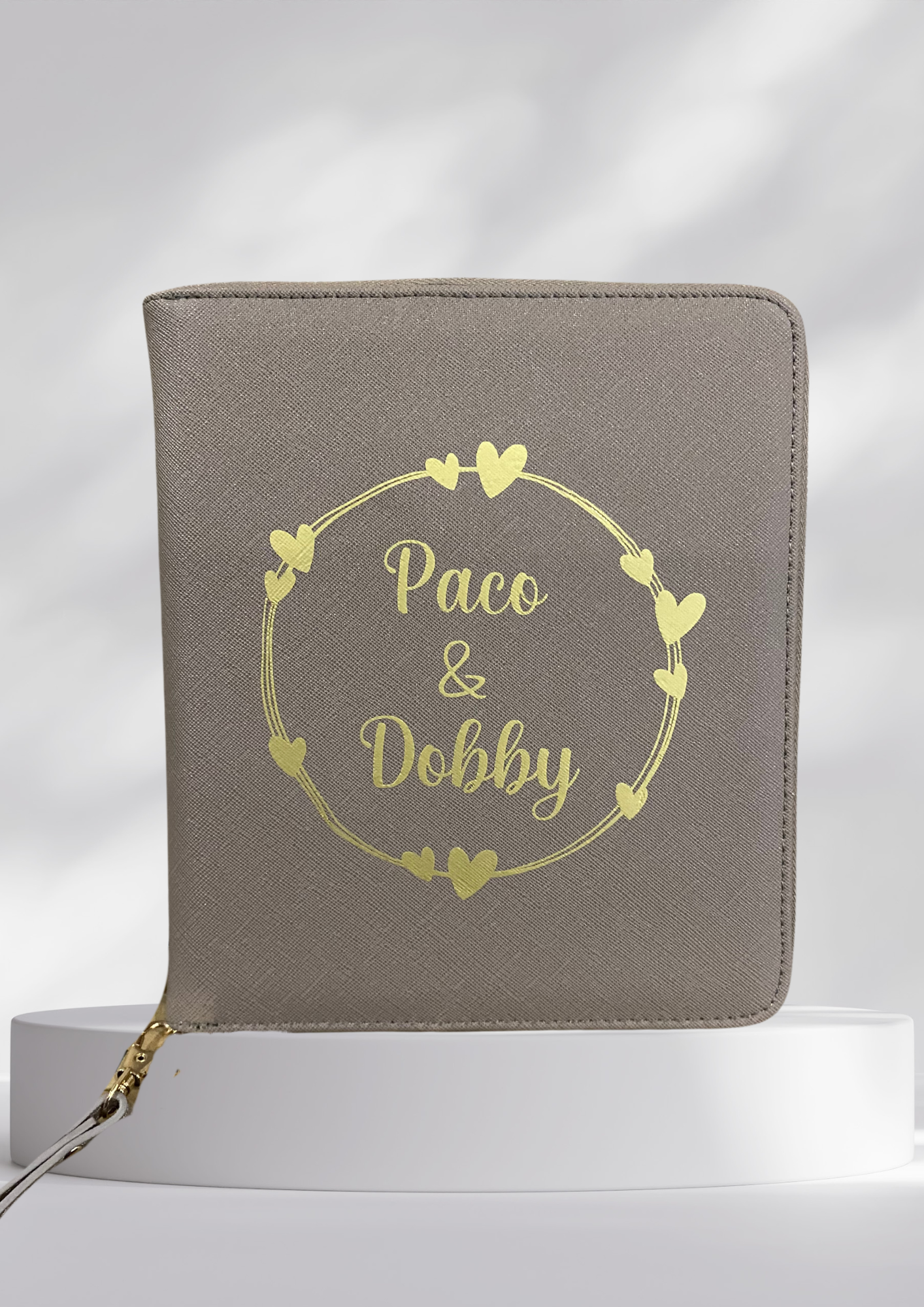 Travel Organizer Herzkranz mit Namen